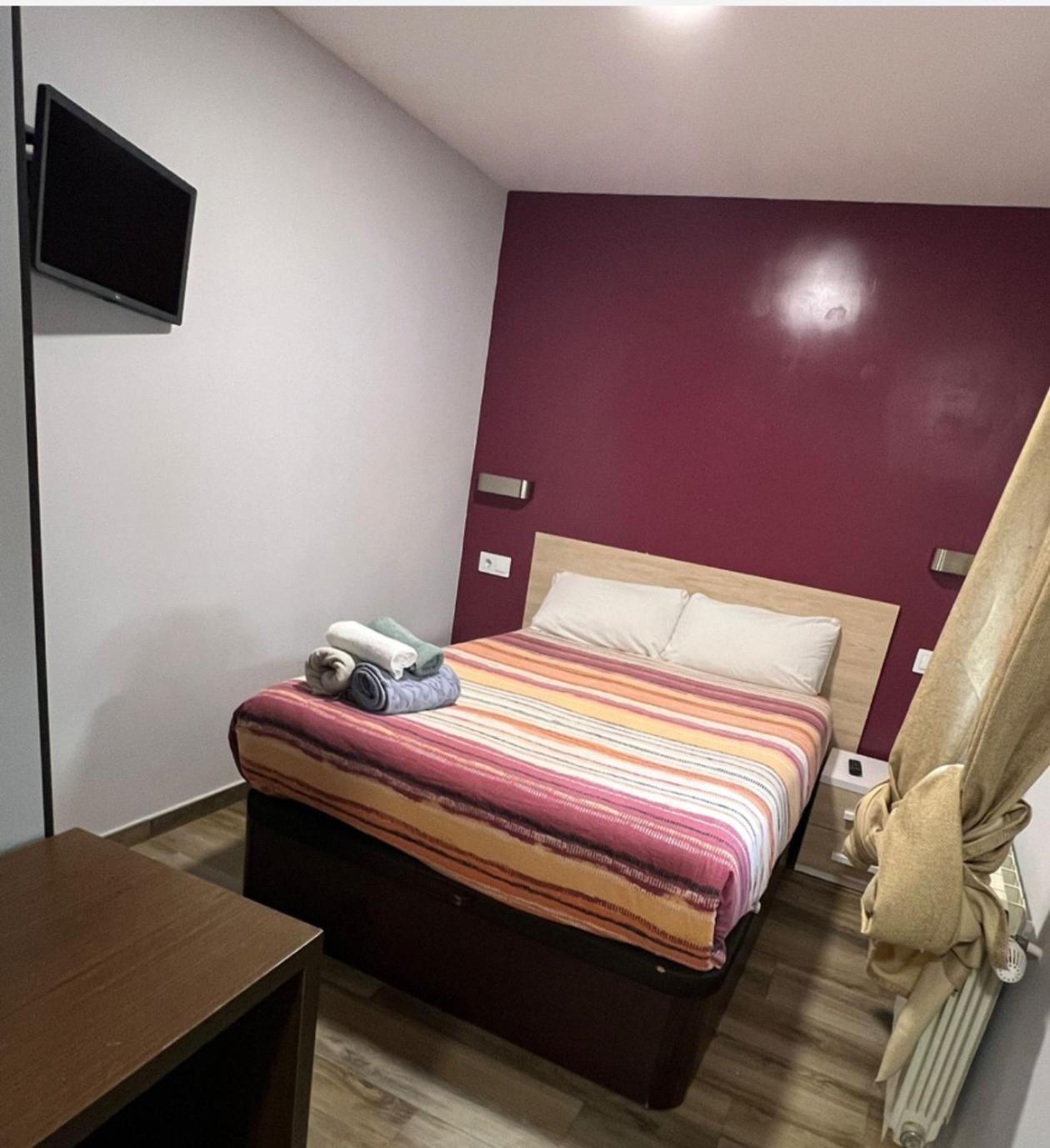 Hostal “ Infantas” Madrid Exteriér fotografie