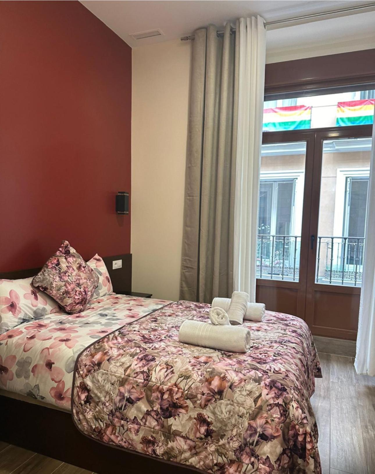 Hostal “ Infantas” Madrid Exteriér fotografie