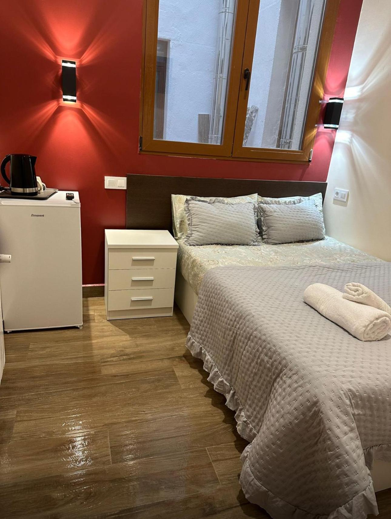 Hostal “ Infantas” Madrid Exteriér fotografie